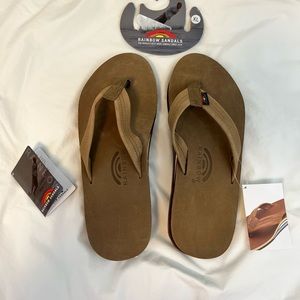 *NWT* Men’s Rainbow Flip Flops